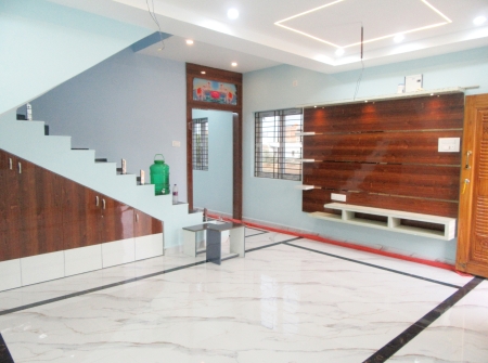 419561337-1) Li id 373 - Duplex House Hall.JPG